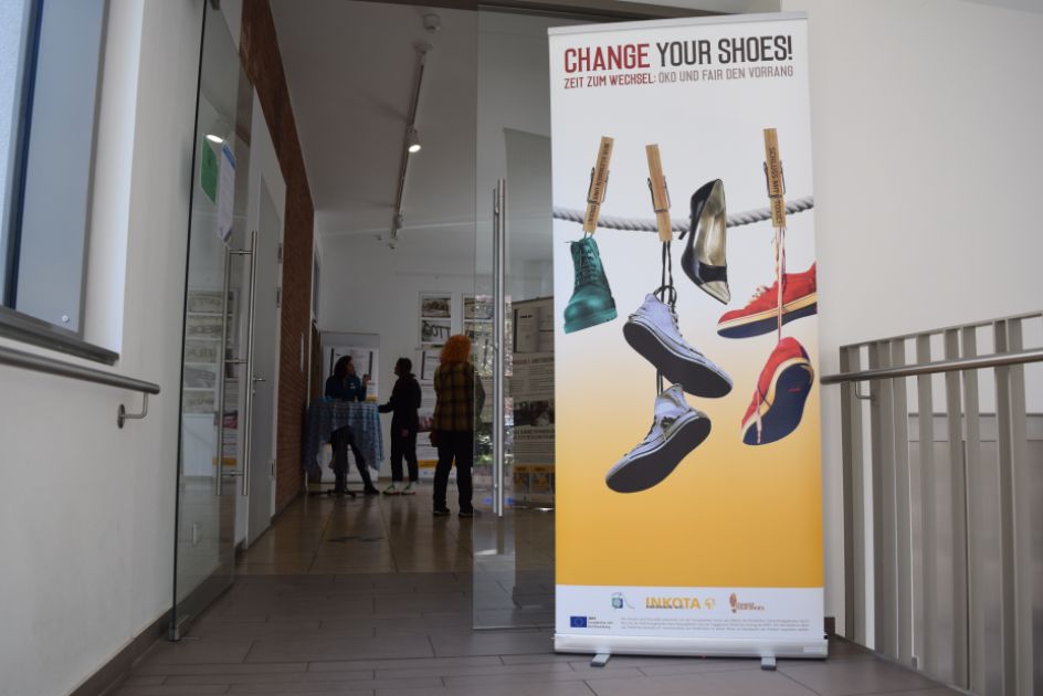 Beispiel: Indoor-Ausstellung Change your Shoes